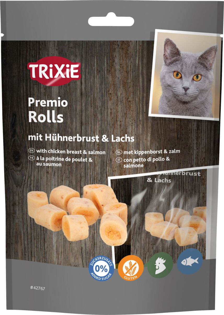 Verpackung mit orangefarbenen Snacks, Aufschrift "Premio Rolls mit Hühnerbrust & Lachs", Katzengesicht oben rechts.