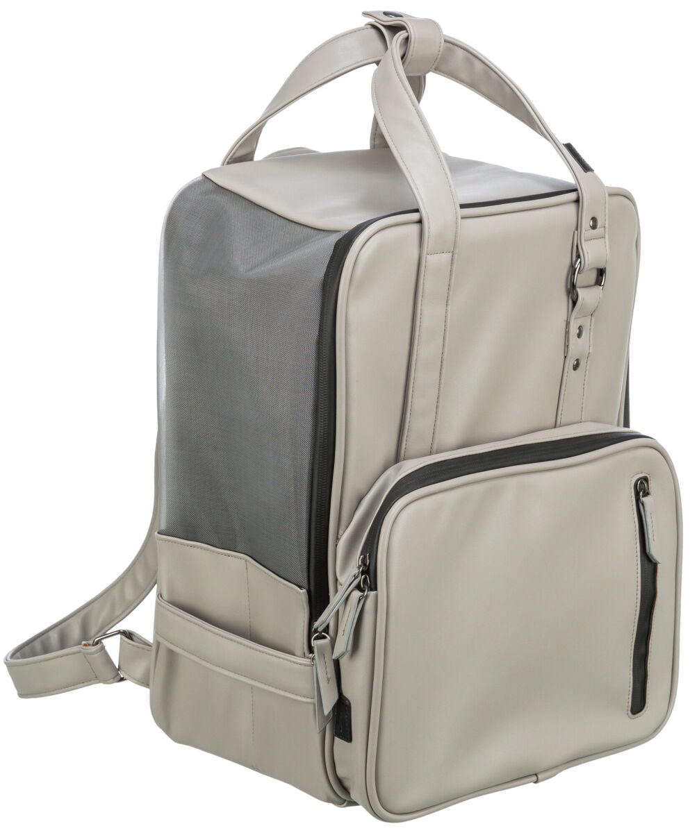 Beiger Rucksack mit zwei Tragegriffen, Netzseite und Reißverschlusstasche vorne.