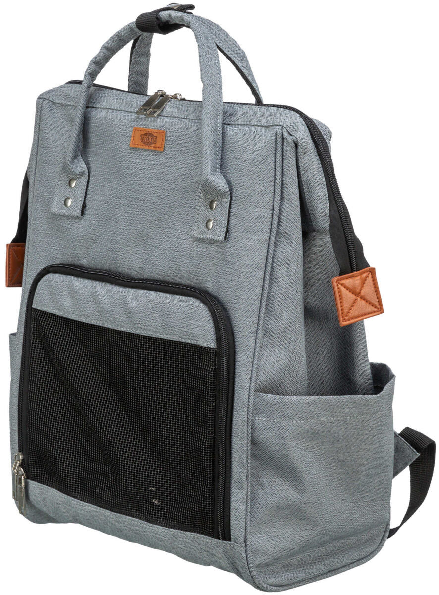 Grauer Rucksack mit schwarzen Netzfächern und braunen Details, zwei Tragegriffen und robustem Reißverschluss.