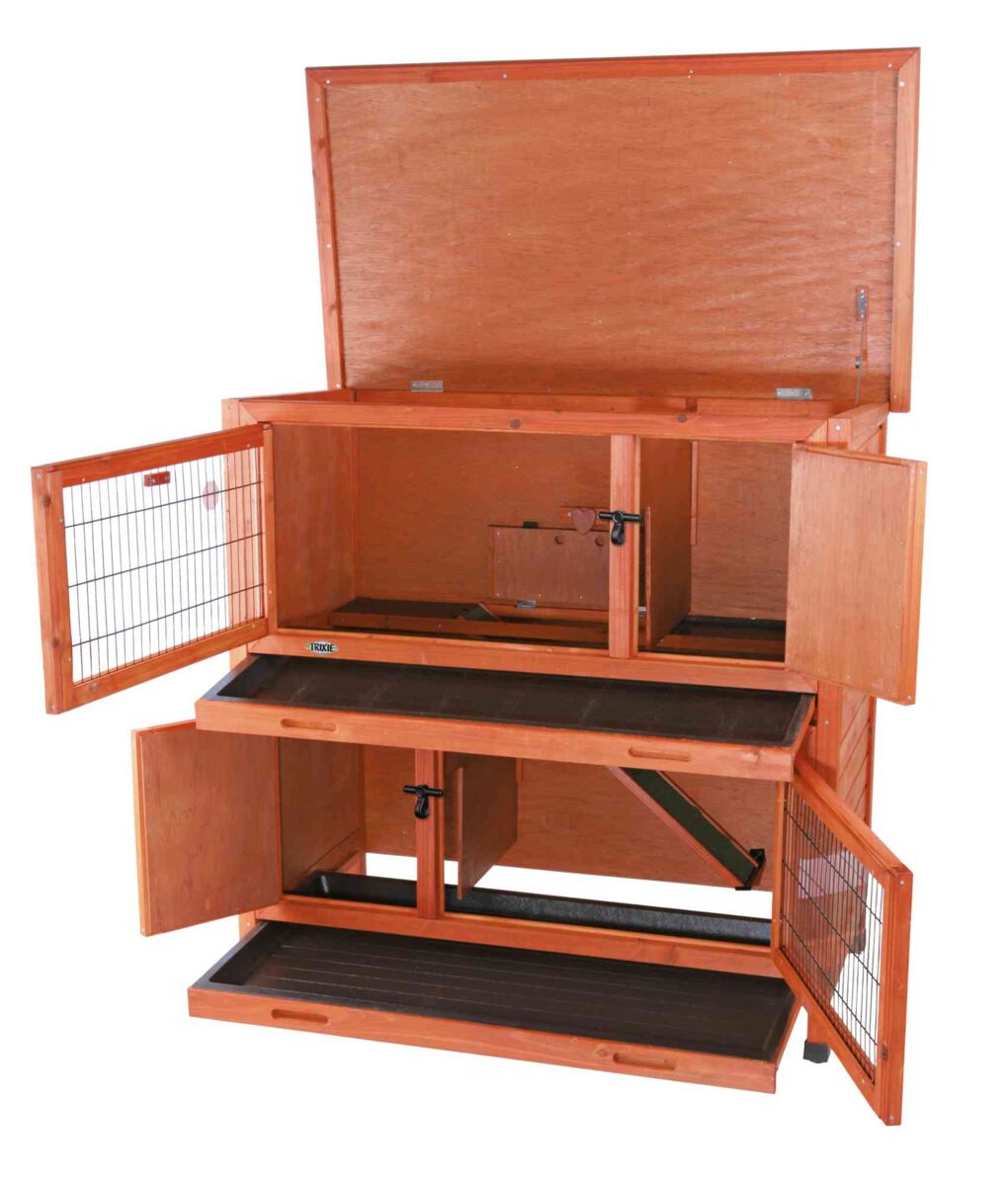 Holzstruktur mit mehreren Fächern und Türen, teilweise Gittertüren, braune Farbgebung, großer geöffneter Deckel.
