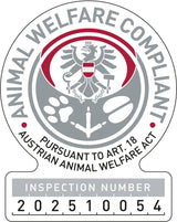 Rundes Siegel mit Adler, Pfotenabdruck und Text: "Animal Welfare Compliant" und Inspektionsnummer 202510054.