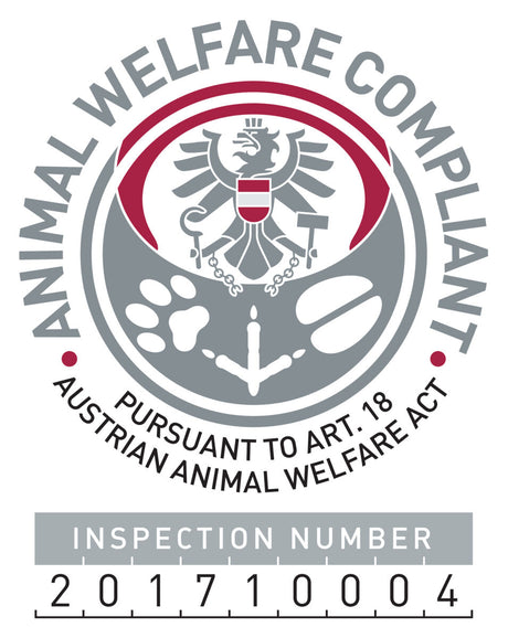 Siegel mit Adler und Tatzenabdrücken, Text: "Animal Welfare Compliant", "Austrian Animal Welfare Act", Nummer: 201710004.