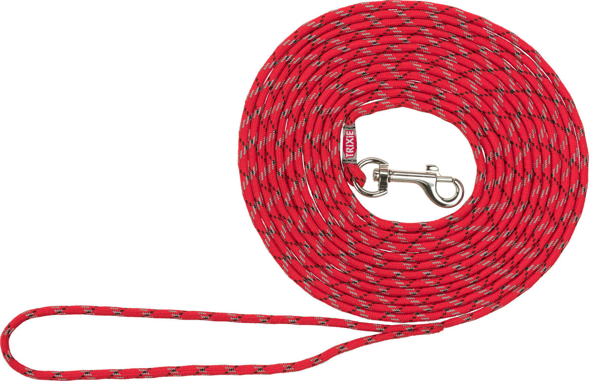 Rote Hundeleine mit Metallhaken und Handschlaufe, Text "TRIXIE" auf Etikett, sichtbares Muster.