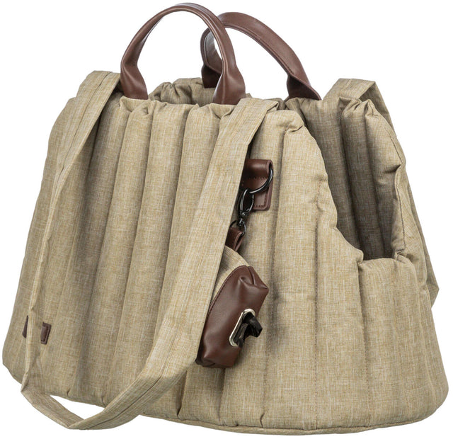 Beige, gepolsterte Tragetasche mit braunen Griffen und Zubehörfach an der Seite, steht aufrecht.