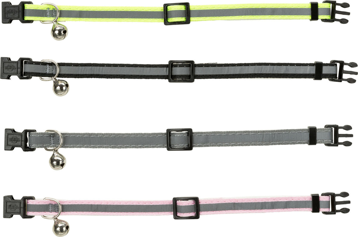 Vier reflektierende Halsbänder in Gelb, Schwarz, Grau und Rosa mit Klickverschluss und Glöckchen.