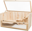 Holzgehege mit offenem Gitterdeckel, mehreren Plattformen und durchsichtiger Front.