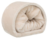 Beige, plüschiges Kissen in Rollenform mit weichem, flauschigem Stoff und offener Vorderseite.