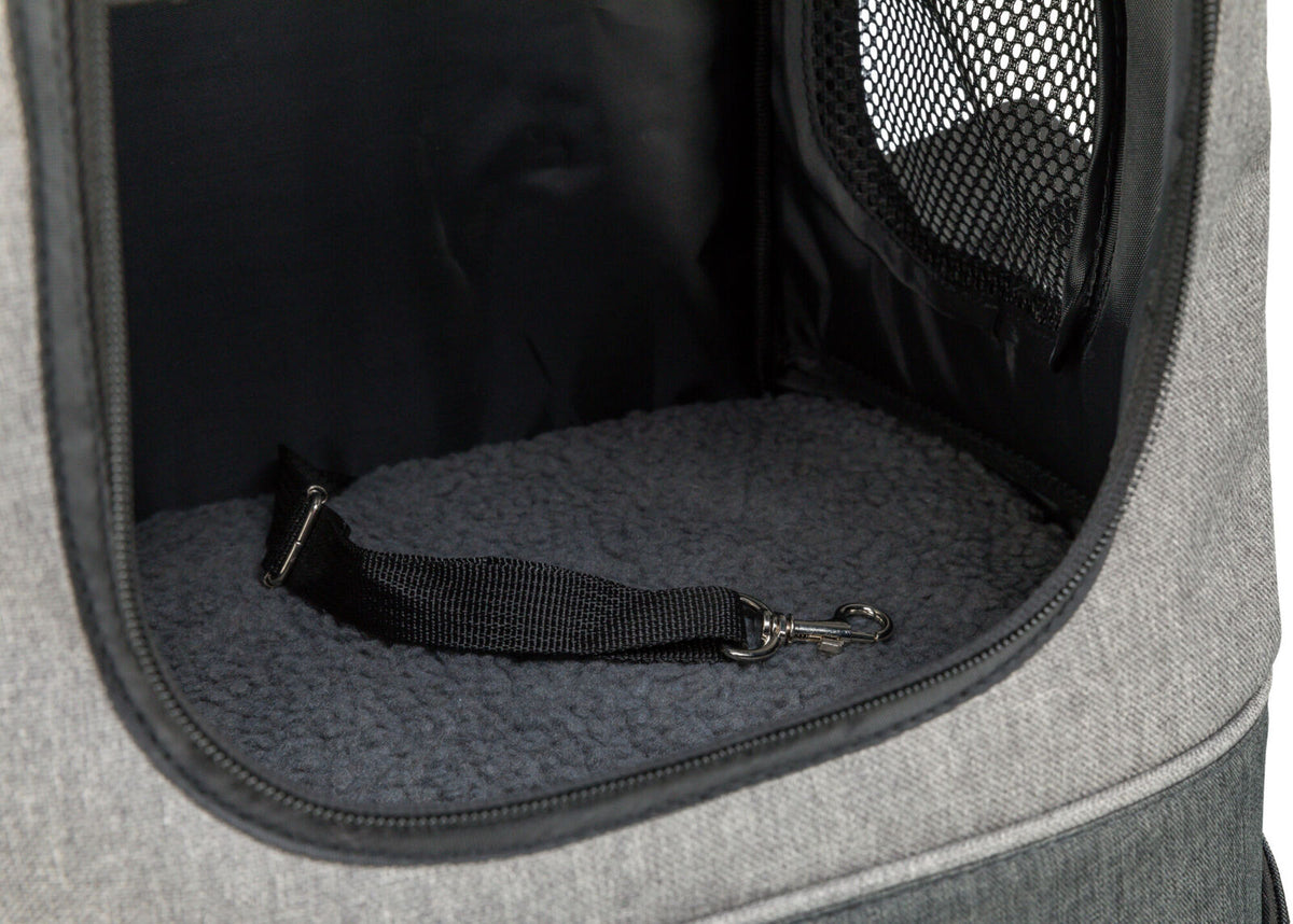 Geöffnete graue Transporttasche mit schwarzem Innenfutter, weichem Boden und innen angebrachtem Sicherheitsriemen.