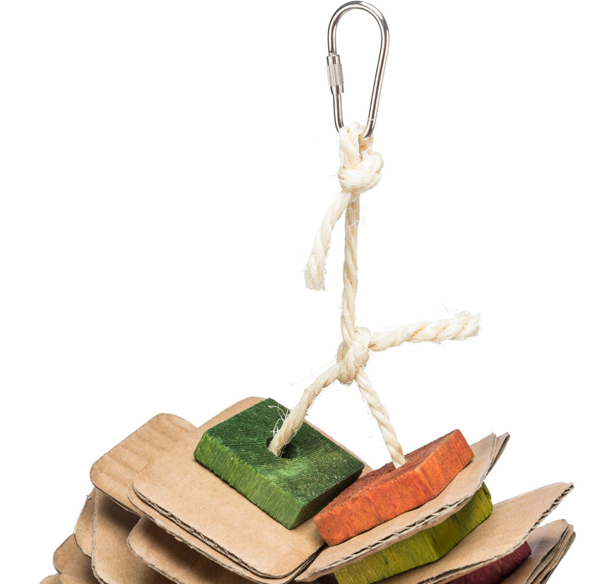 Seil mit Knoten an einem Metallkarabiner, daran befestigte, bunte Holz- und Pappstücke in verschiedenen Formen.